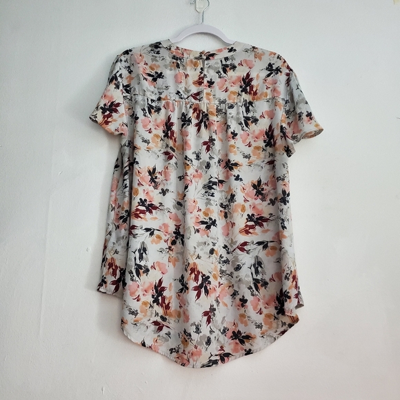 Torrid Georgette Keyhole Flutter Sleeve Blouse - Picture 4 of 10